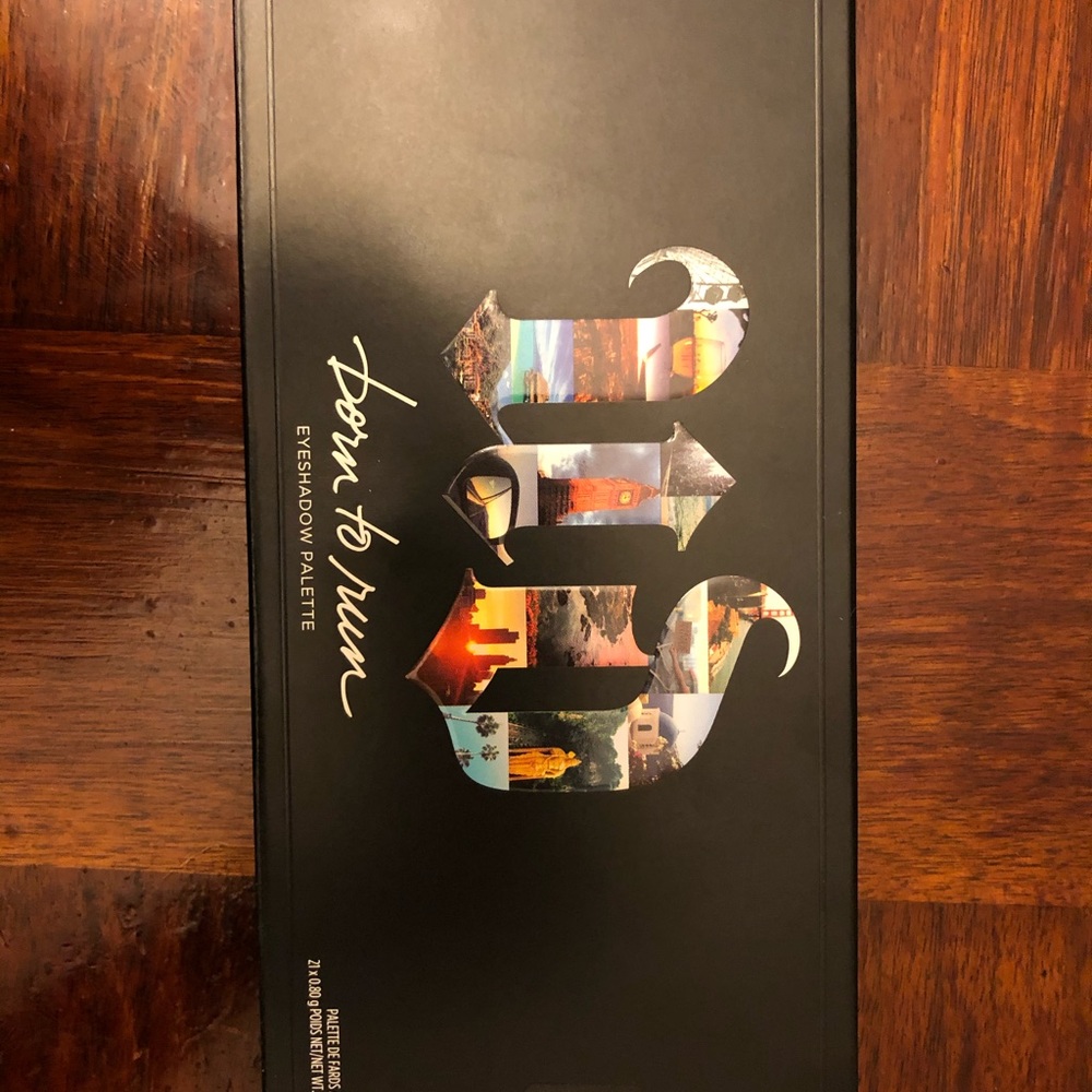 Urban Decay eyeshadow pallet